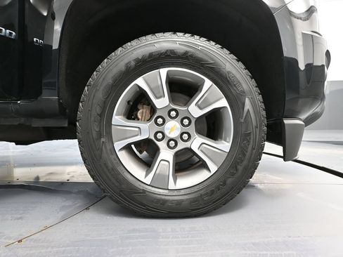 Used 2020 Chevrolet Colorado Z71 AWD/4WD image 16