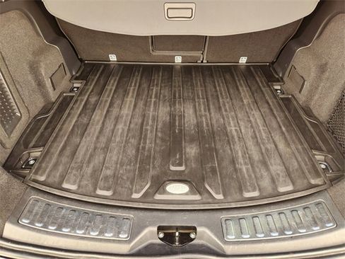 Used 2020 Land Rover Discovery Sport SE R-Dynamic image 31