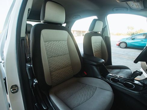 Used 2018 Chevrolet Equinox LS image 12