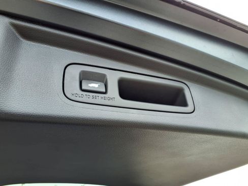Used 2025 Honda CR-V EX-L image 9