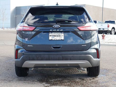 Used 2024 Ford Edge SEL w/ Convenience Package image 4