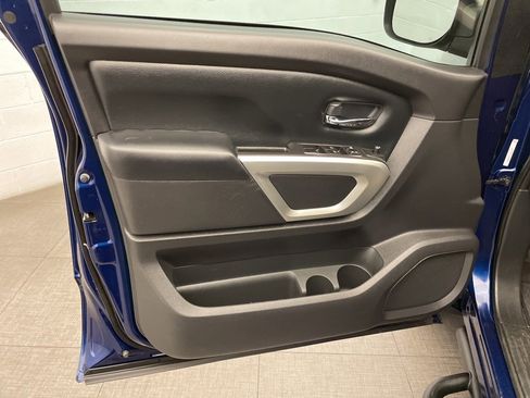 Used 2021 Nissan Titan SV w/ SV Convenience Package image 20