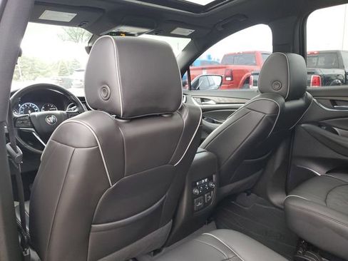 Used 2022 Buick Enclave Avenir w/ Avenir Technology Package image 28