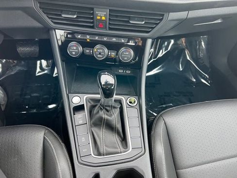 Used 2024 Volkswagen Jetta SE image 12