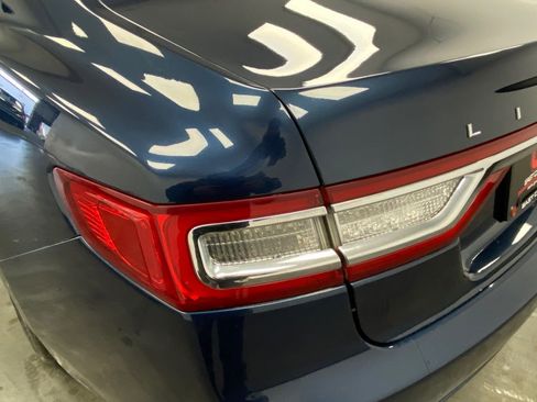 Used 2017 Lincoln Continental Select w/ Climate Package image 13