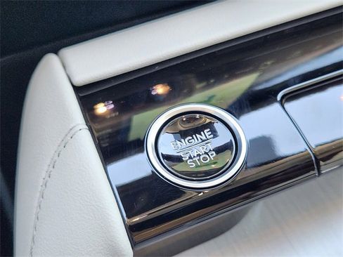 New 2025 Lincoln Navigator Reserve image 18