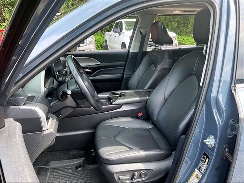 Used 2025 Toyota Grand Highlander AWD Hybrid image 10