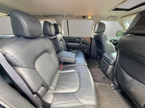 Used 2017 INFINITI QX80 4WD w/ Deluxe Technology Package image 16