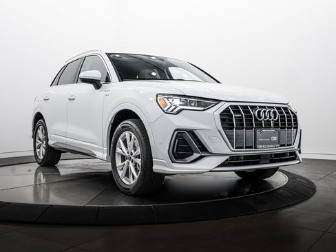 Certified 2023 Audi Q3 2.0T Premium w/ Convenience Package AWD/4WD image 1