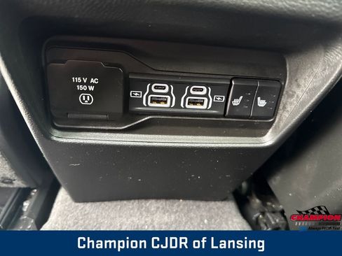 Used 2022 Jeep Grand Cherokee Limited image 37