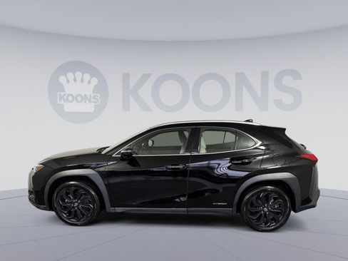 Used 2022 Lexus UX 250h 250h Base w/ Accessory Package (Z1) image 2