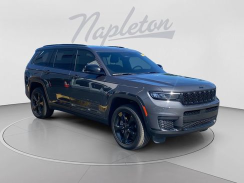 Used 2025 Jeep Grand Cherokee L Altitude AWD/4WD image 8