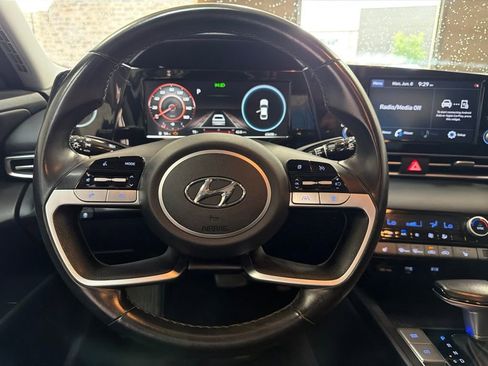 Used 2021 Hyundai Elantra SEL w/ Convenience Package FWD image 16