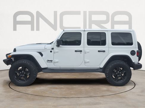Used 2020 Jeep Wrangler Unlimited Sahara AWD/4WD image 7