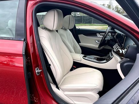 Used 2023 Mercedes-Benz E 350 Sedan image 8