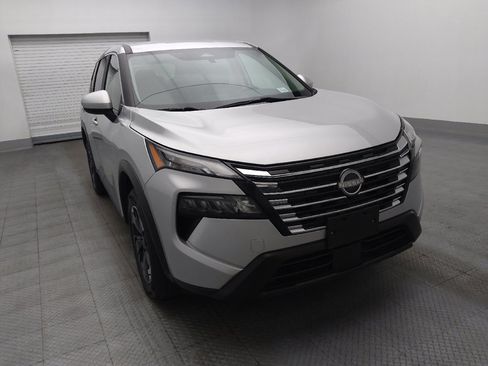 Used 2024 Nissan Rogue SV image 14