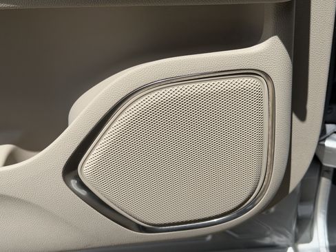 Used 2019 Lincoln Nautilus Select FWD image 17