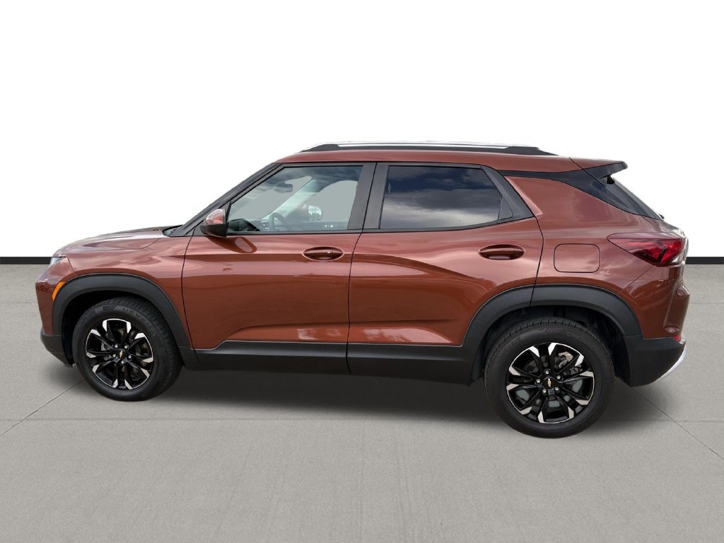Used 2021 Chevrolet TrailBlazer LT w/ Convenience Package FWD image 2