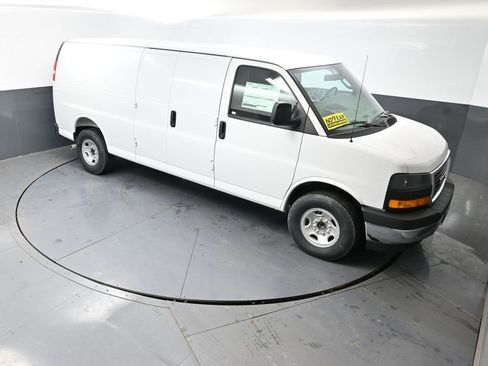 New 2026 GMC Savana 2500 Extended w/ Enhanced Convenience Package image 38