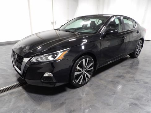 Used 2022 Nissan Altima 2.5 SR AWD/4WD image 3