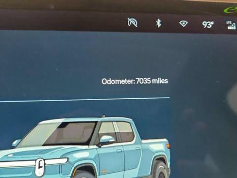 Used 2025 Rivian R1T Premium AWD/4WD image 39