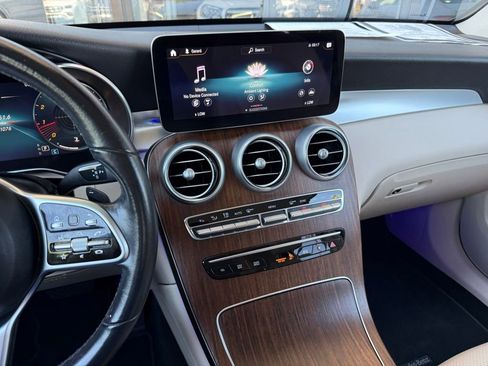 Certified 2022 Mercedes-Benz GLC 300 image 17