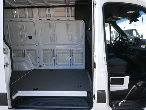 Used 2025 Mercedes-Benz Sprinter 2500 image 22