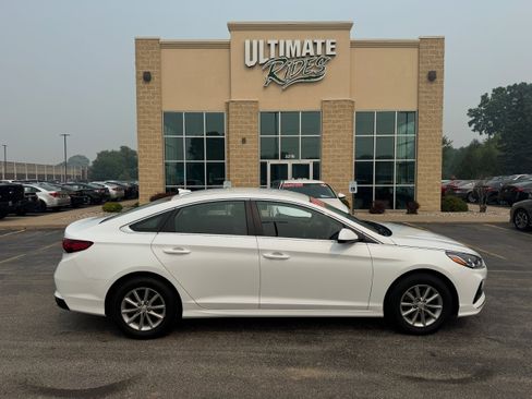 Used 2018 Hyundai Sonata SE FWD image 1