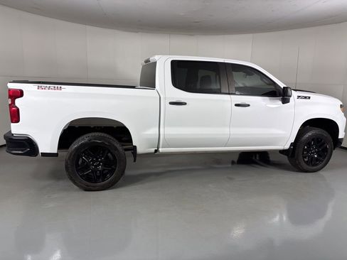 Used 2024 Chevrolet Silverado 1500 Custom Trail Boss w/ LPO, Dark Essentials Package image 9