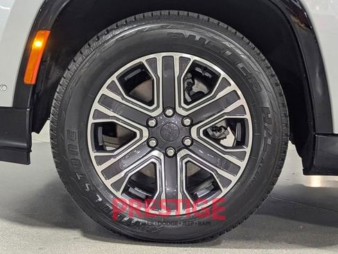 Used 2024 Jeep Wagoneer L Series II w/ Flexible Seating Group image 36