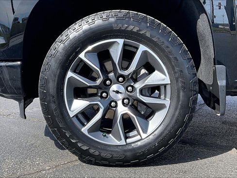 Used 2024 Chevrolet Silverado 1500 RST w/ LPO, Dark Essentials Package image 9