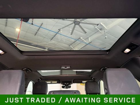 Used 2018 Land Rover Discovery SE AWD/4WD image 14