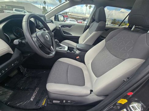 Used 2020 Toyota RAV4 XLE w/ Convenience Package AWD/4WD image 23