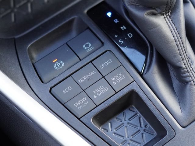 Certified 2024 Toyota RAV4 XLE AWD/4WD image 34