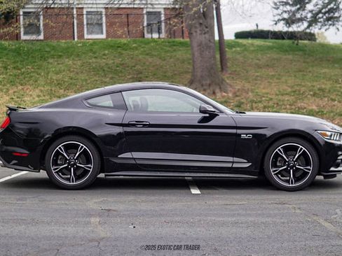 Used 2017 Ford Mustang GT Premium image 9