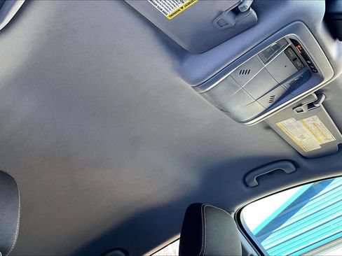 Used 2020 GMC Terrain SLE w/ Driver Convenience Package image 13