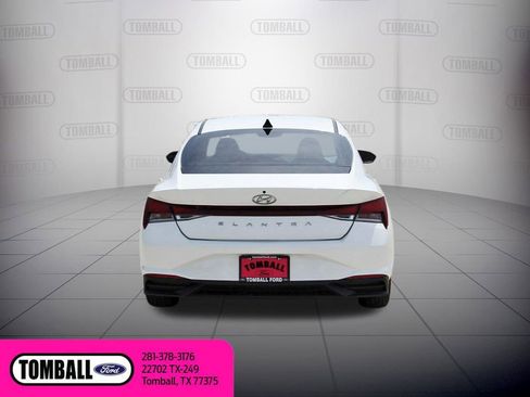 Used 2022 Hyundai Elantra SEL w/ Convenience Package FWD image 6