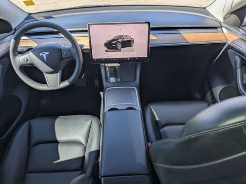 Used 2025 Tesla Model Y Long Range image 16
