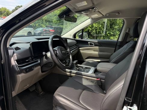 Used 2026 Kia Carnival FWD image 7