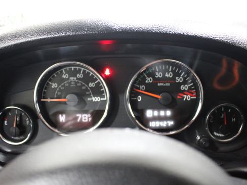 Used 2015 Jeep Wrangler Rubicon AWD/4WD image 12