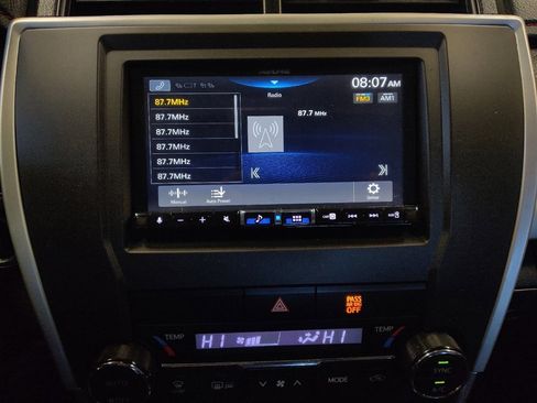 Used 2016 Toyota Camry XSE image 25