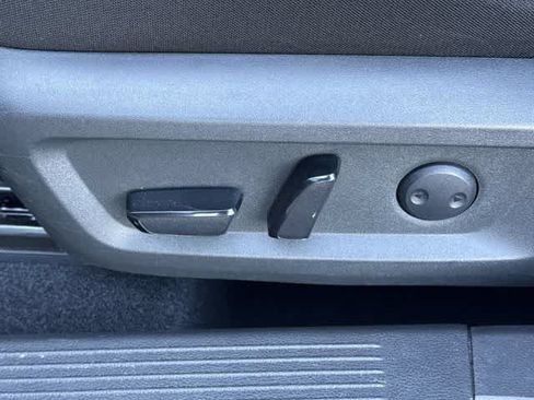 Used 2021 Nissan Rogue SV FWD image 15