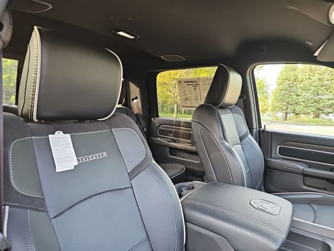 Used 2025 RAM 2500 Laramie AWD/4WD image 11