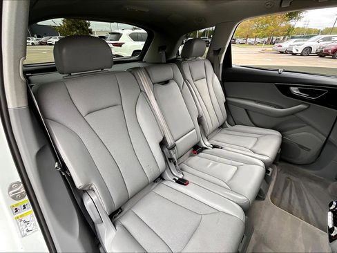 Used 2017 Audi Q7 3.0T Premium Plus image 17