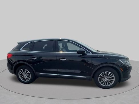 Used 2018 Lincoln MKX Select w/ Select Plus Package AWD/4WD image 10