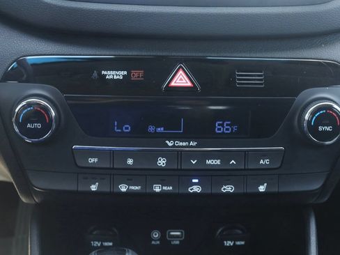 Used 2018 Hyundai Tucson Value AWD/4WD image 16