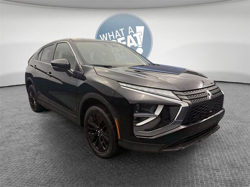 Used 2022 Mitsubishi Eclipse Cross LE image 1