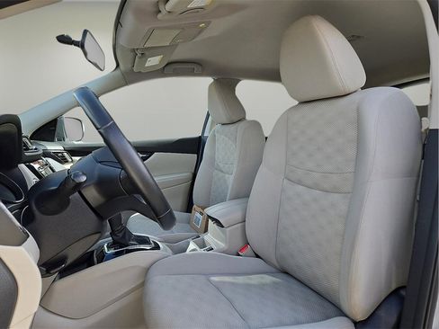 Used 2018 Nissan Rogue Sport SV w/ SV Technology Package image 14