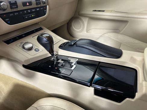 Used 2013 Lexus ES 350 w/ Luxury Pkg image 17