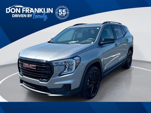 Used 2024 GMC Terrain SLE w/ Driver Convenience Package FWD image 1